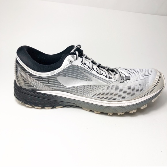 brooks brothers running shoes